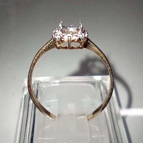 10Kt Yellow Gold 0.02ctw Diamond 6x4mm Oval Semi-Mount Ring - Picture 4 of 5